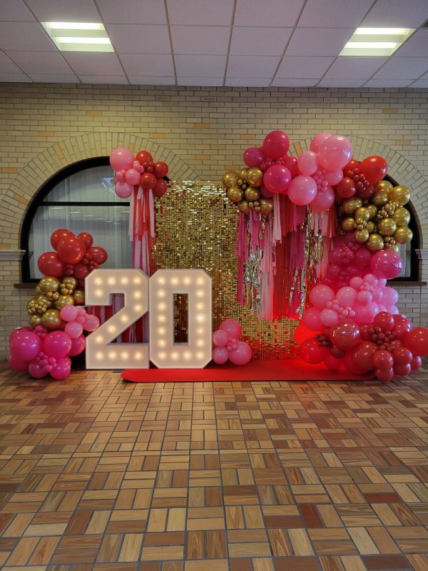 We customize your GRAD decoration
