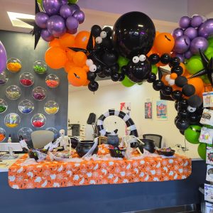 05. Spooktacular Balloon Garland